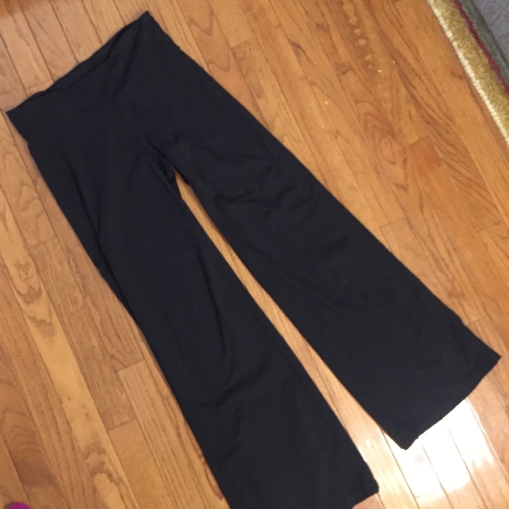 Athleta wise leg yoga pants